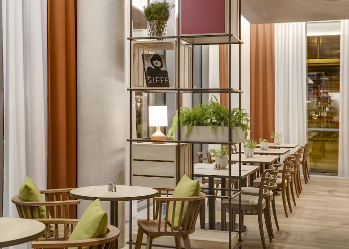 Hotel Intercityhotel Hamburg-barmbek 4*