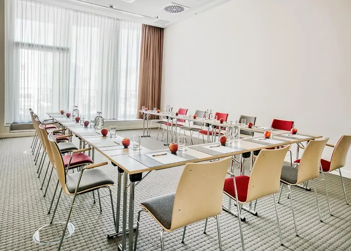 Intercityhotel Hamburg-barmbek 4*